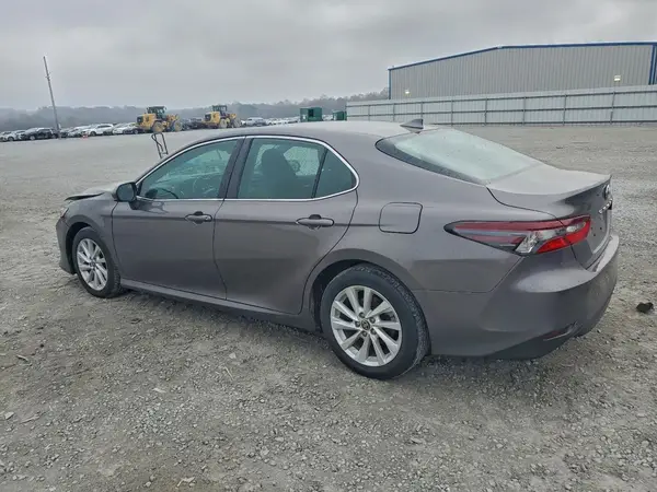 4T1C11AK4NU684384 2022 TOYOTA CAMRY - Image 2