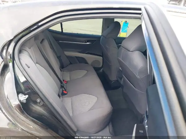 4T1C11AK4NU689309 2022 TOYOTA CAMRY - Image 8