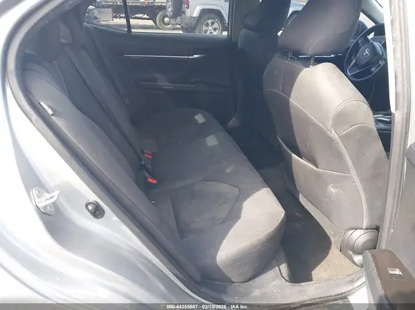 4T1C11AK4NU689827 2022 TOYOTA CAMRY - Image 8