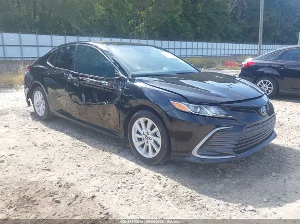 4T1C11AK4NU689911 2022 TOYOTA CAMRY - Image 1