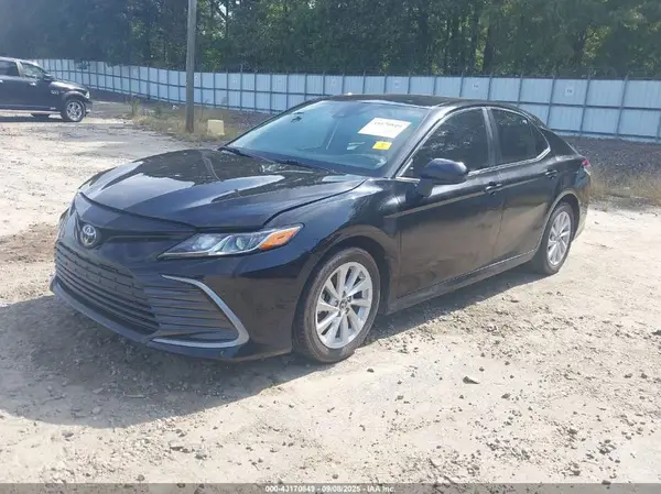 4T1C11AK4NU689911 2022 TOYOTA CAMRY - Image 2