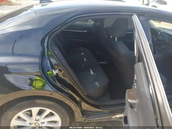 4T1C11AK4NU689911 2022 TOYOTA CAMRY - Image 8