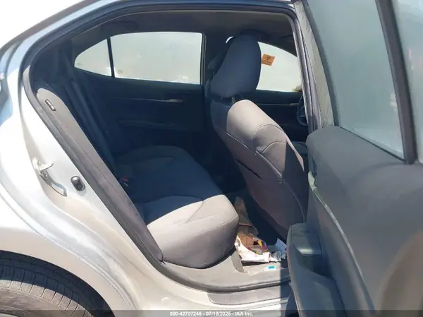4T1C11AK4NU695577 2022 TOYOTA CAMRY - Image 8
