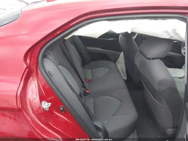 4T1C11AK4NU697085 2022 TOYOTA CAMRY - Image 8