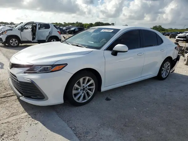 4T1C11AK4NU702835 2022 TOYOTA CAMRY - Image 1