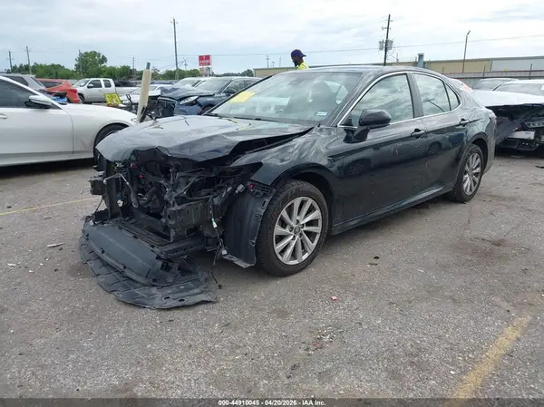 4T1C11AK4NU705749 2022 TOYOTA CAMRY - Image 2