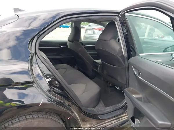 4T1C11AK4NU705749 2022 TOYOTA CAMRY - Image 8