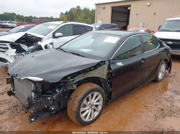 4T1C11AK4NU709249 2022 TOYOTA CAMRY - Image 2