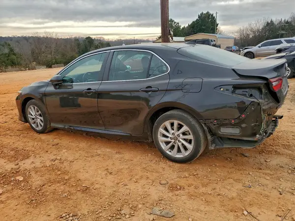 4T1C11AK4NU709557 2022 TOYOTA CAMRY - Image 2