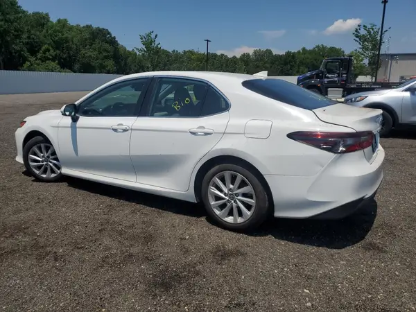 4T1C11AK4NU713477 2022 TOYOTA CAMRY - Image 2