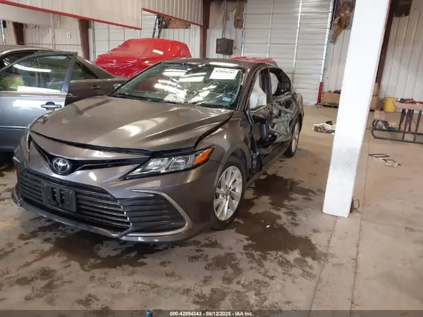 4T1C11AK4PU108071 2023 TOYOTA CAMRY - Image 2