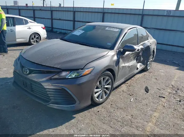 4T1C11AK4PU727009 2023 TOYOTA CAMRY - Image 2