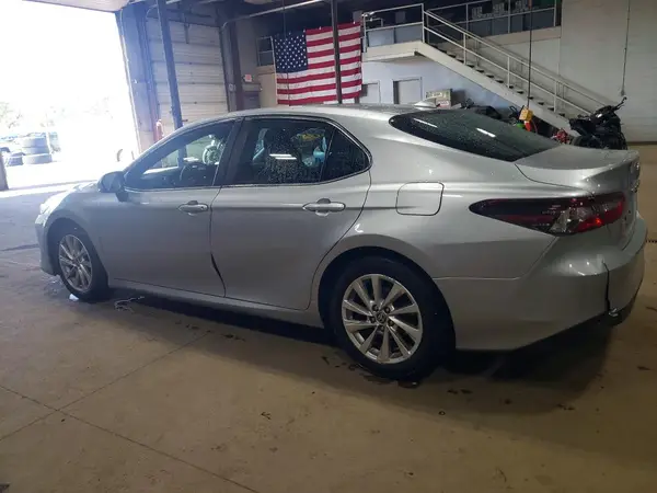 4T1C11AK4PU810956 2023 TOYOTA CAMRY - Image 2