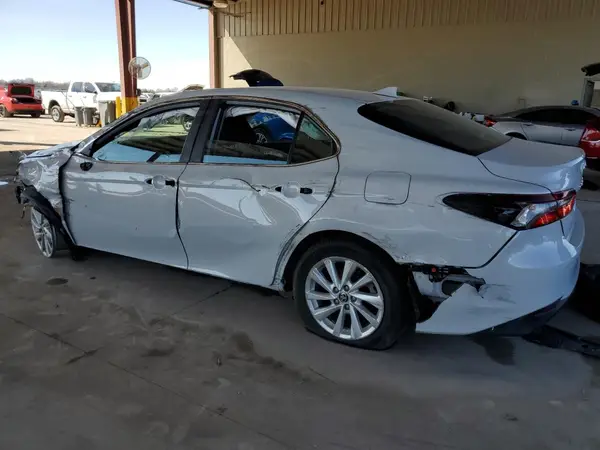 4T1C11AK4RU206827 2024 TOYOTA CAMRY - Image 2