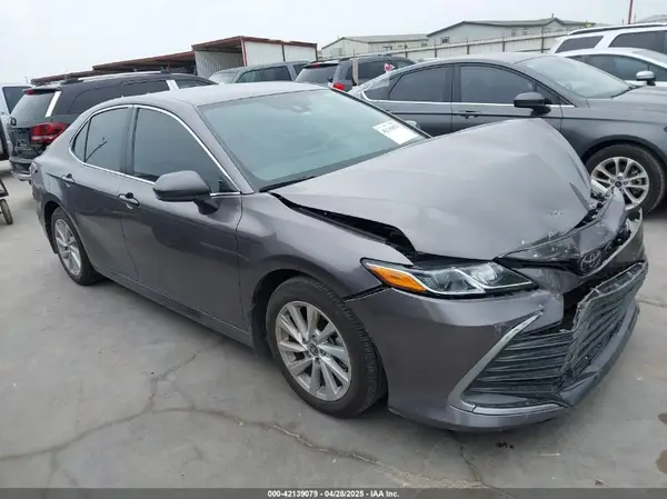 4T1C11AK4RU247944 2024 TOYOTA CAMRY - Image 1