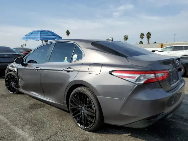 4T1C11AK5LU324070 2020 TOYOTA CAMRY - Image 2