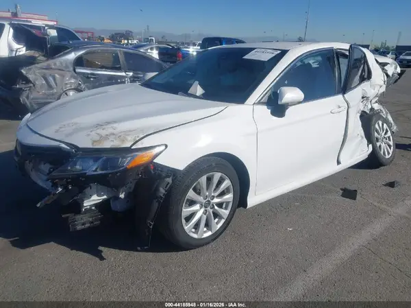 4T1C11AK5LU332590 2020 TOYOTA CAMRY - Image 2