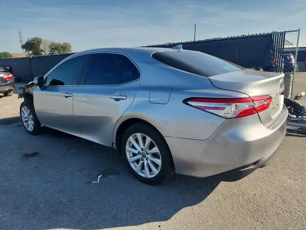 4T1C11AK5LU365704 2020 TOYOTA CAMRY - Image 2