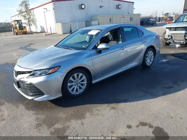 4T1C11AK5LU952968 2020 TOYOTA CAMRY - Image 2