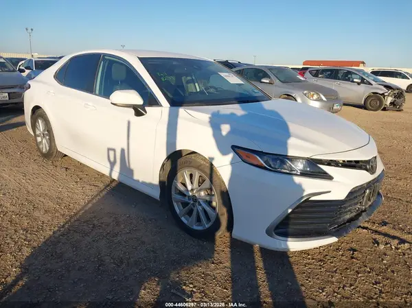 4T1C11AK5MU408794 2021 TOYOTA CAMRY - Image 1