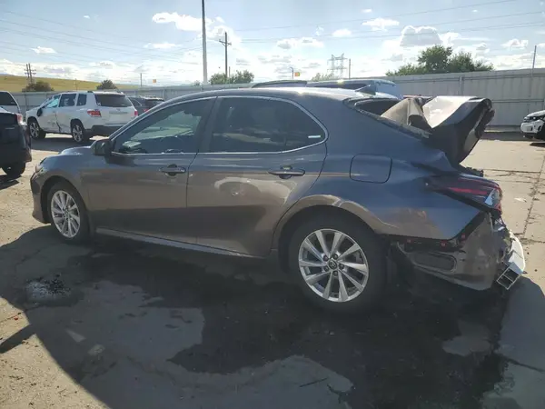 4T1C11AK5MU413543 2021 TOYOTA CAMRY - Image 2