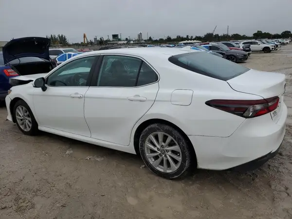 4T1C11AK5MU415292 2021 TOYOTA CAMRY - Image 2
