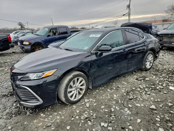 4T1C11AK5MU421903 2021 TOYOTA CAMRY - Image 1