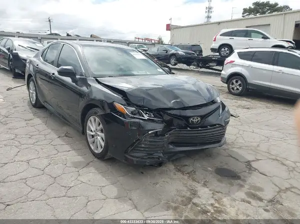 4T1C11AK5MU422470 2021 TOYOTA CAMRY - Image 1
