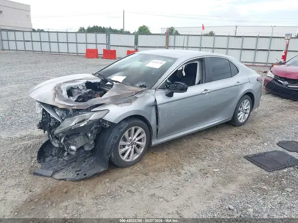 4T1C11AK5MU427622 2021 TOYOTA CAMRY - Image 2
