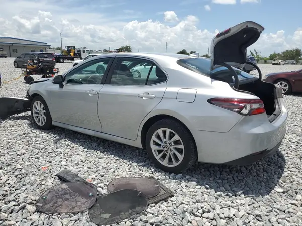 4T1C11AK5MU442640 2021 TOYOTA CAMRY - Image 2
