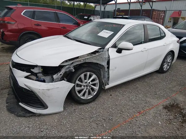 4T1C11AK5MU446882 2021 TOYOTA CAMRY - Image 2
