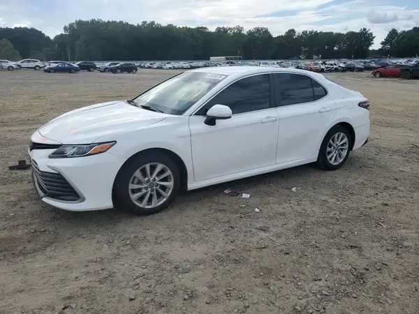 4T1C11AK5MU447546 2021 TOYOTA CAMRY - Image 1