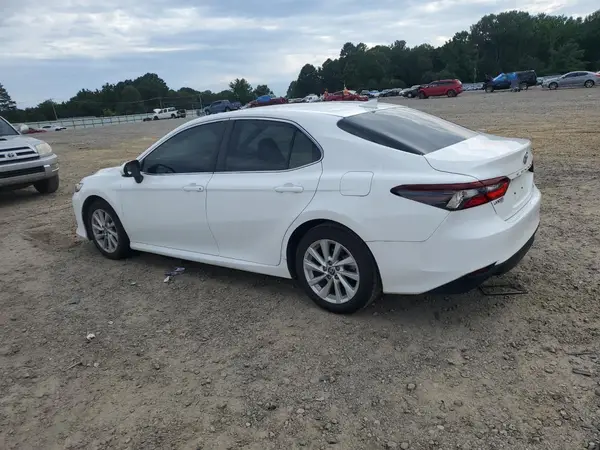 4T1C11AK5MU447546 2021 TOYOTA CAMRY - Image 2