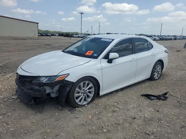 4T1C11AK5MU449927 2021 TOYOTA CAMRY - Image 1