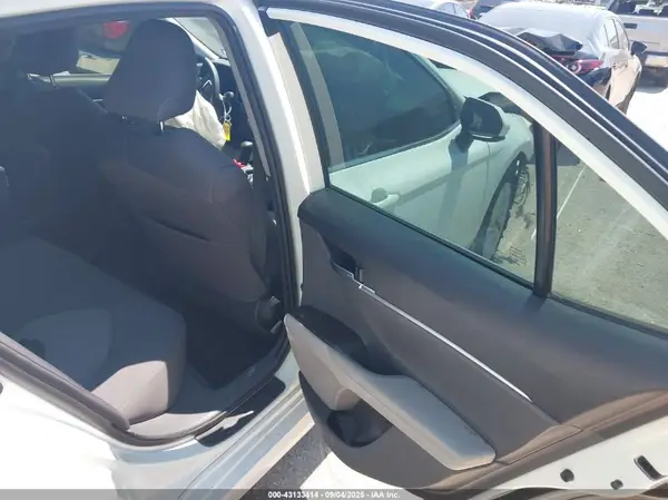 4T1C11AK5MU450284 2021 TOYOTA CAMRY - Image 8