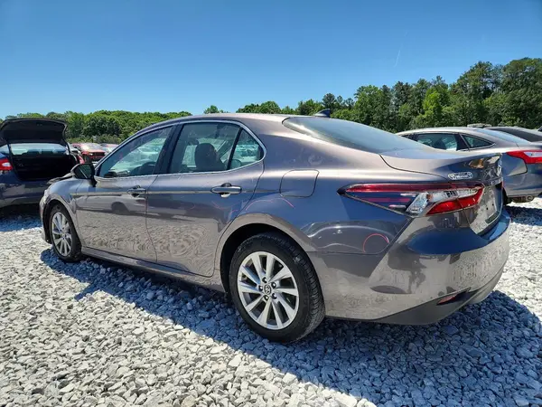 4T1C11AK5MU450396 2021 TOYOTA CAMRY - Image 2