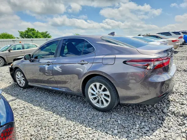 4T1C11AK5MU450415 2021 TOYOTA CAMRY - Image 2