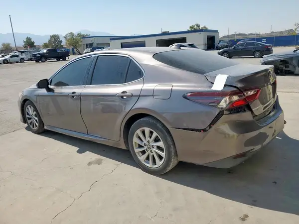 4T1C11AK5MU451922 2021 TOYOTA CAMRY - Image 2