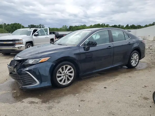 4T1C11AK5MU452486 2021 TOYOTA CAMRY - Image 1