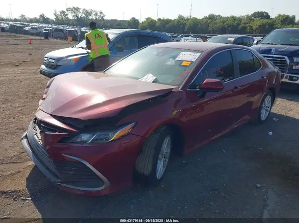 4T1C11AK5MU455257 2021 TOYOTA CAMRY - Image 2