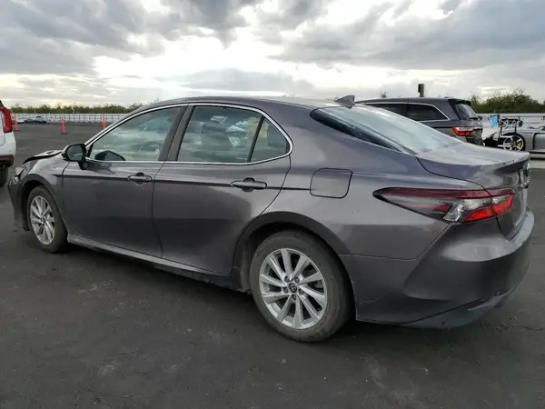 4T1C11AK5MU457364 2021 TOYOTA CAMRY - Image 2