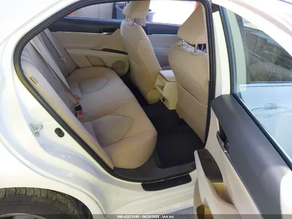 4T1C11AK5MU461317 2021 TOYOTA CAMRY - Image 8