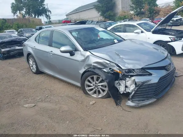 4T1C11AK5MU466548 2021 TOYOTA CAMRY - Image 1