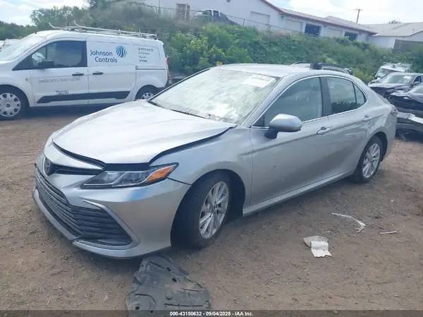 4T1C11AK5MU466548 2021 TOYOTA CAMRY - Image 2
