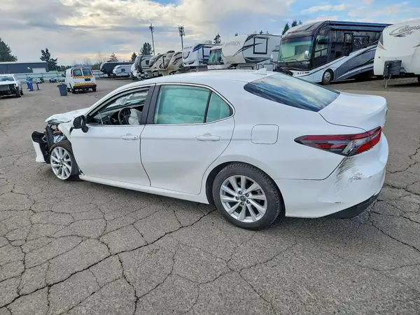 4T1C11AK5MU474116 2021 TOYOTA CAMRY - Image 2