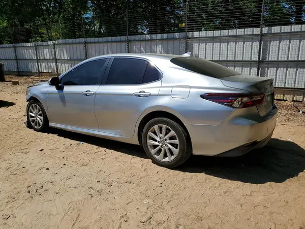 4T1C11AK5MU528644 2021 TOYOTA CAMRY - Image 2