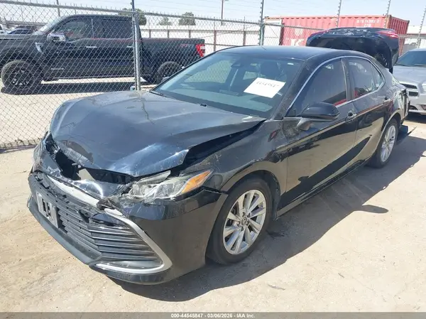 4T1C11AK5MU535139 2021 TOYOTA CAMRY - Image 2
