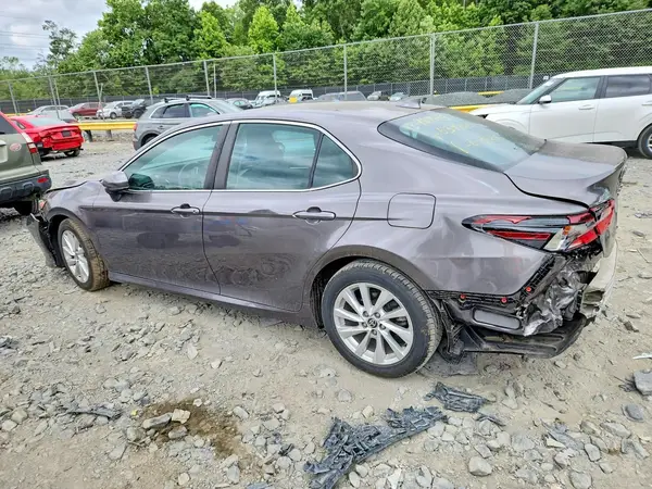 4T1C11AK5MU539465 2021 TOYOTA CAMRY - Image 2
