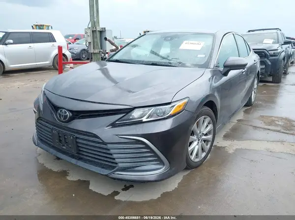 4T1C11AK5MU540647 2021 TOYOTA CAMRY - Image 2