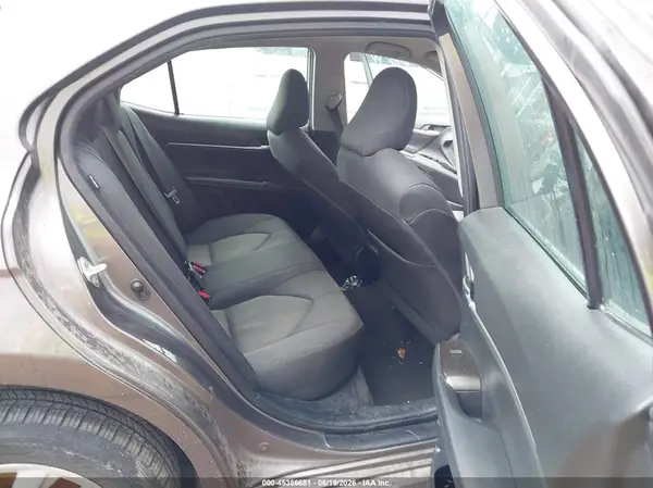 4T1C11AK5MU540647 2021 TOYOTA CAMRY - Image 8